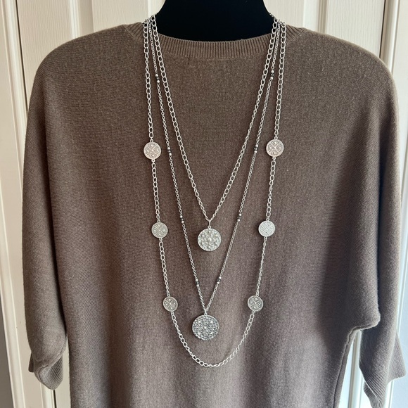 Stunning Necklace - Picture 6 of 8